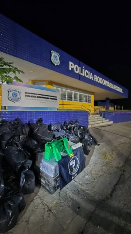 PRF intercepta carga milionária com mais de 1 tonelada de drogas na BR-116 no interior da Bahia