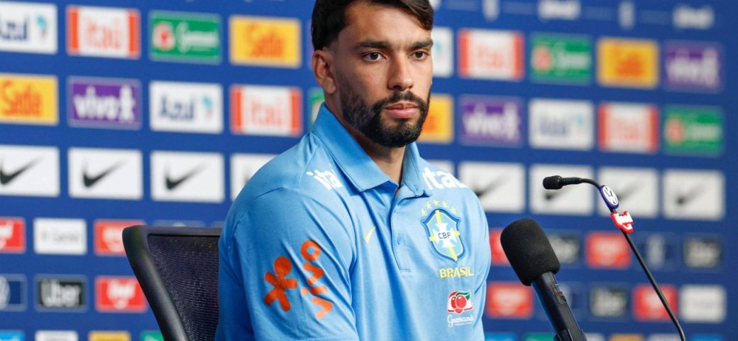 Exames indicam lesão grau 2 em Lucas Paquetá que permanece com Seleção Brasileira, mas sem condições de jogo
