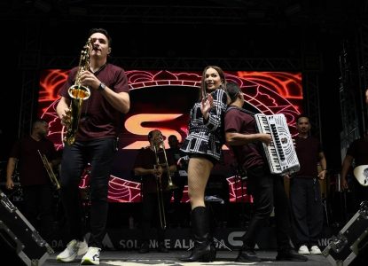 Arraiá de Feira 2026: Solange Almeida encerra São Pedro de Jaíba em grande estilo