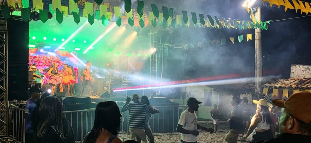 São Pedro de Morrinhos encerra Arraiá de Feira 2026 com muito forró e festa
