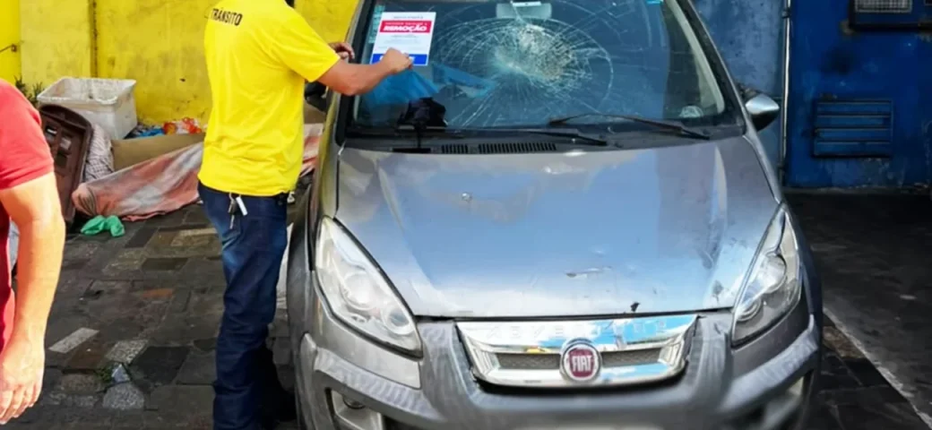 SMT notifica veículos abandonados em três vias de Feira de Santana