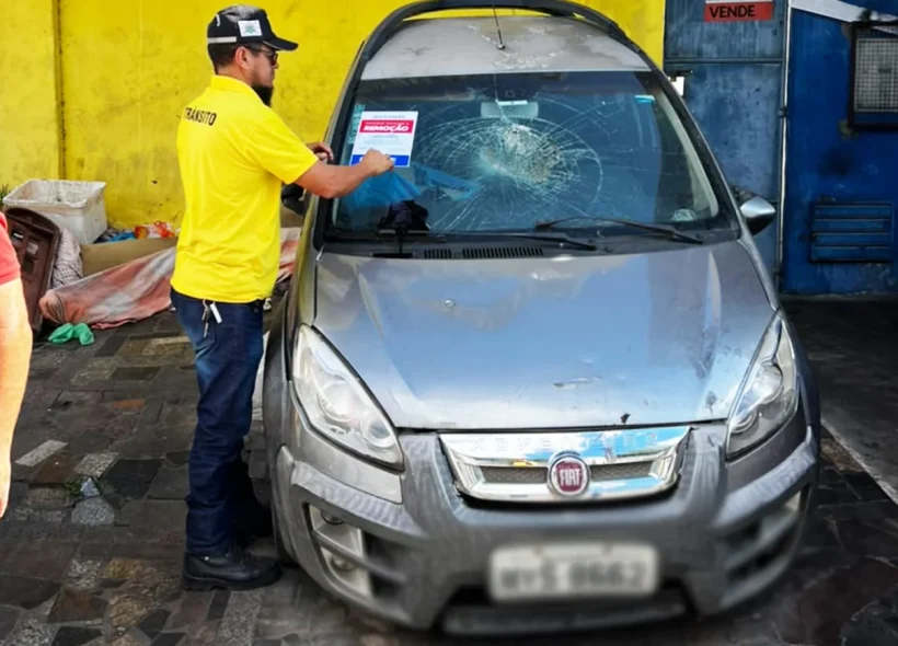 SMT notifica veículos abandonados em três vias de Feira de Santana