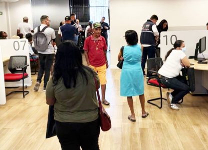 Procon autua dois bancos por descumprimento da Lei dos 15 Minutos em Feira de Santana