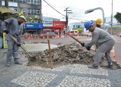 Iniciada reforma da Praça dos Sapateiros em Feira de Santana