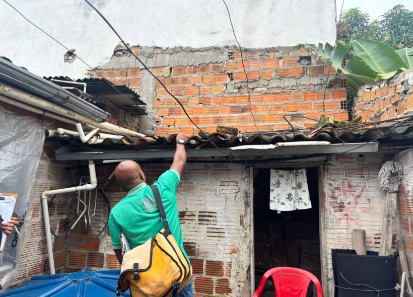 Força-tarefa contra mosquito aedes aegypti no bairro Queimadinha, em Feira de Santana, conta com mais de 30 agentes
