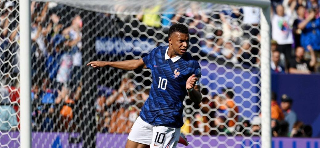 Mbappé dá show, França vence a Suécia e avança às oitavas da Copa do Mundo