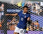 Mbappé dá show, França vence a Suécia e avança às oitavas da Copa do Mundo