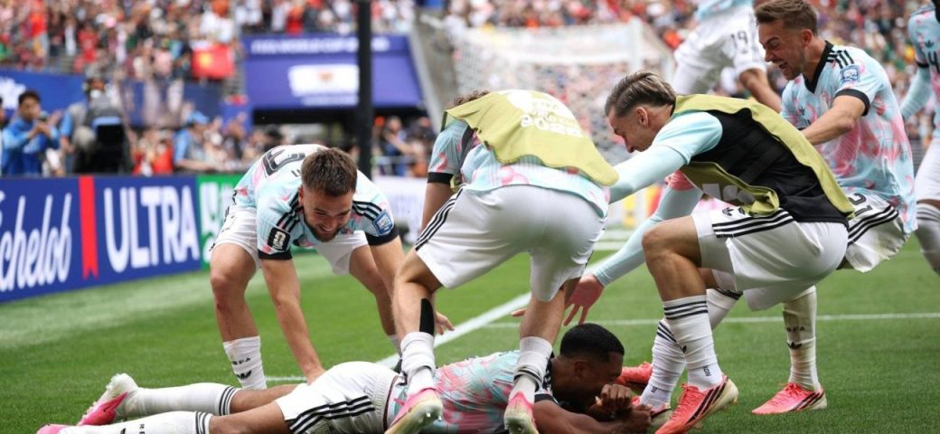 Bélgica busca virada na prorrogação, vence Senegal e avança às oitavas da Copa do Mundo