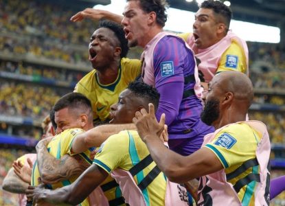 FIFA avalia alterar horário do jogo Brasil e Noruega por calor extremo