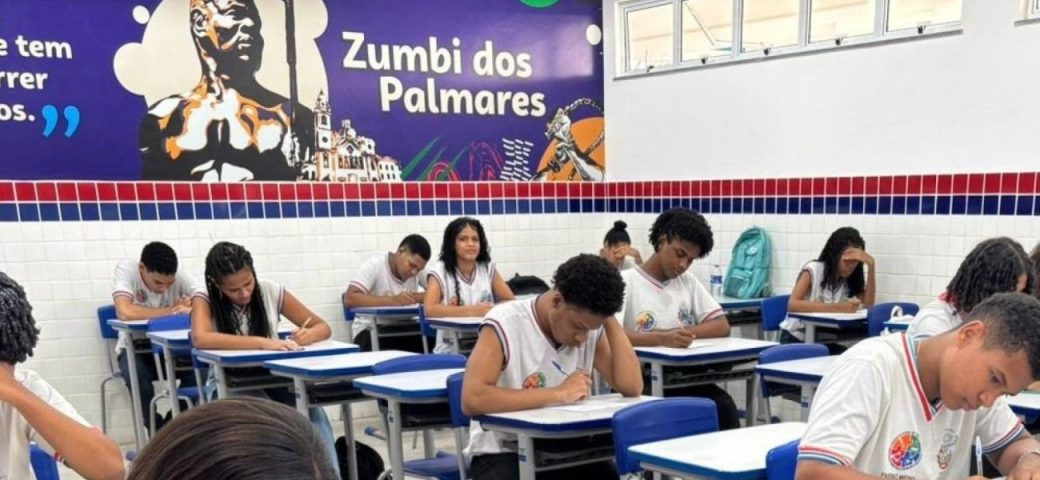 Prevenção de gravidez precoce se tornou conteúdo obrigatório em escolas estaduais da Bahia