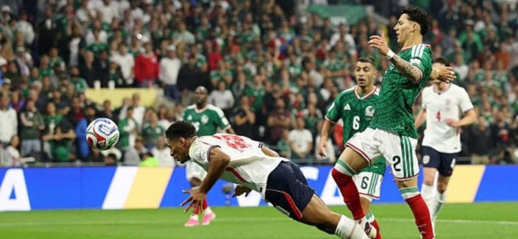 México dá trabalho, mas Inglaterra vence por 3×2, quebra tabu do Azteca e vai às quartas finais