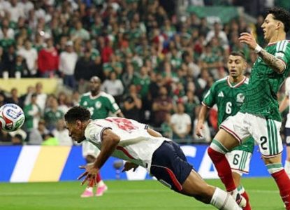México dá trabalho, mas Inglaterra vence por 3x2, quebra tabu do Azteca e vai às quartas finais