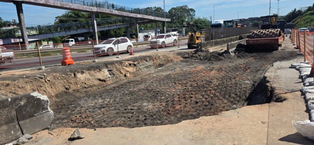 Após uma semana interditada, BR-324 tem segunda faixa liberada e segue sem previsão de normalização