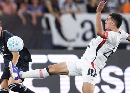 Lucas Arcanjo brilha, Vitória segura o Botafogo e soma ponto fora de casa