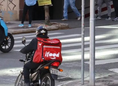 Governo lança programa que financia motos para entregadores sem entrada