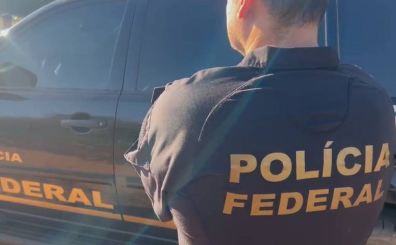 PF e Receita Federal investigam irregularidades em processos de fiscalização tributária; servidor público é afastado