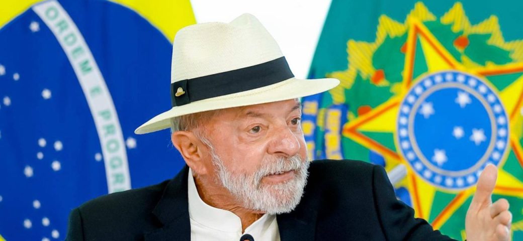Lula reage a tarifaço dos EUA e acusa família Bolsonaro de atuar contra o Brasil