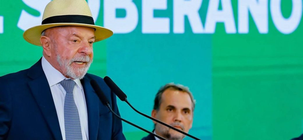 Presidente Lula planeja aumento gradual do salário mínimo para R$ 2.020,00