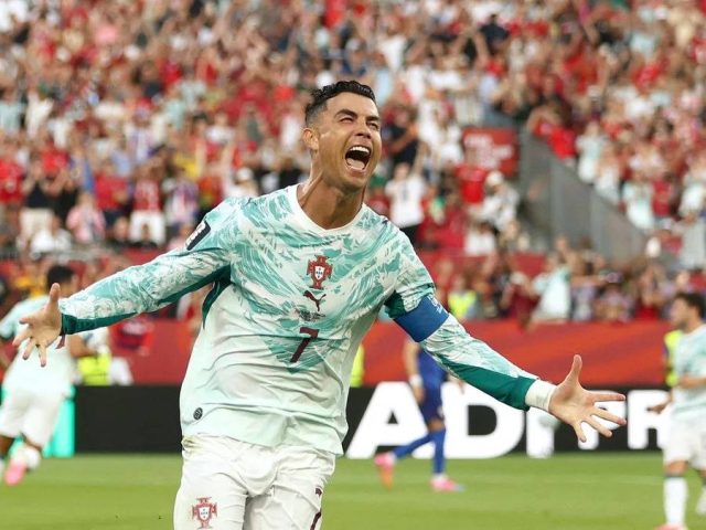 Cristiano Ronaldo marca, Portugal vence a Croácia de virada e avança às oitavas