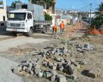 Prefeitura de Feira de Santana implanta drenagem na Avenida Iguatemi para combater erosão no asfalto
