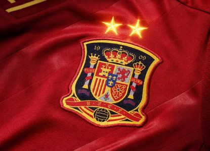 Espanha atualiza camisa com segunda estrela após título da Copa do Mundo 2026; veja vídeo