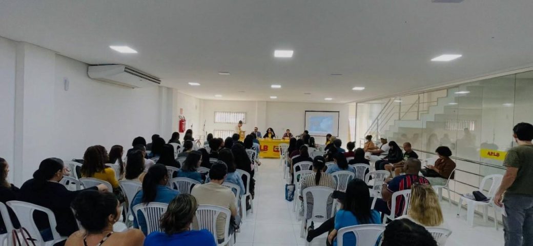 Professores da rede municipal de Feira de Santana aprovam paralisação para próxima segunda, 20