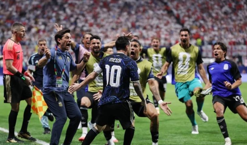 Argentina fez de novo! Com assistência de Messi, Martínez vira contra Inglaterra e coloca argentinos na final da Copa do Mundo 2026