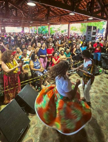 ’Do Bando para Abóbora’ lota Centro de Cultura Amélio Amorim com samba de raiz