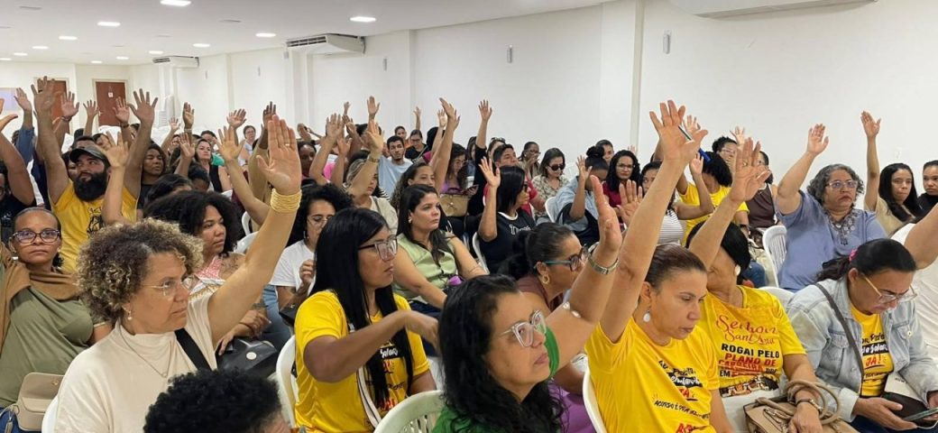 Professores da rede municipal de Feira de Santana aprovam nova paralisação