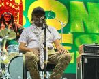 Durante show na Bahia, Edson Gomes fala sobre debilitação e diz preparar filhos para dar continuidade ao legado