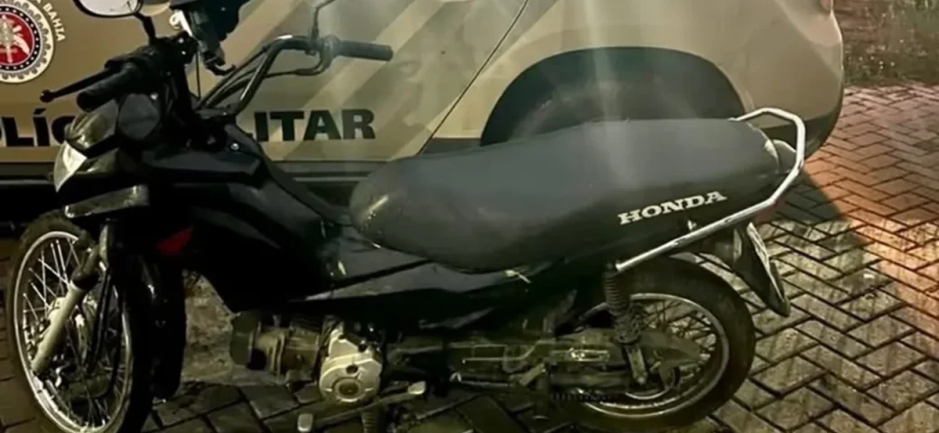 Polícia Militar recupera moto de entregador roubada horas após assalto em Feira de Santana