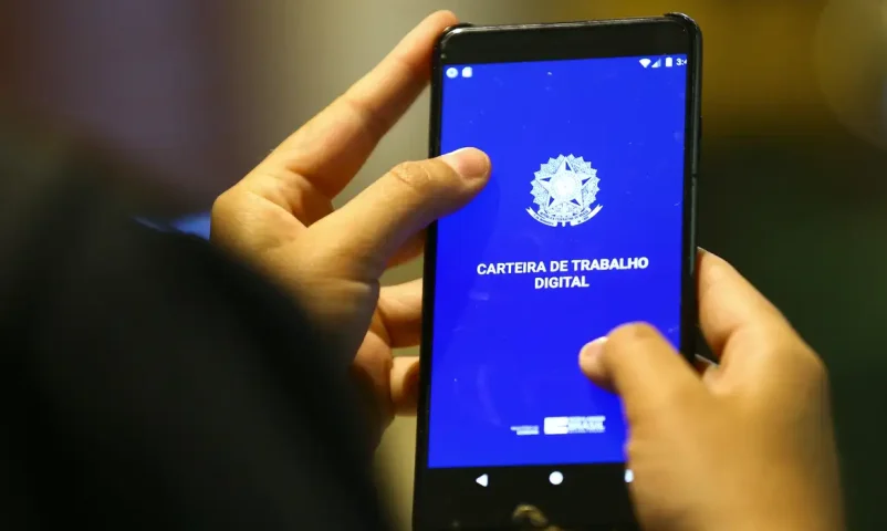 Desemprego no segundo trimestre é 5,4%, menor já registrado no período no Brasil