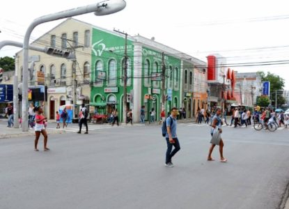 Feriado de 2 de Julho altera funcionamento do comércio em Feira de Santana; confira mudanças