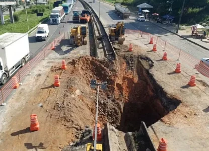 Obras de pavimentação na BR-324 seguem sem previsão de conclusão