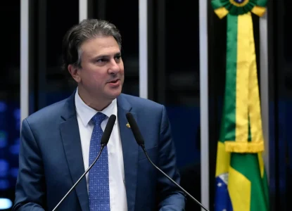 Camilo Santana assume liderança do PT no Senado; saiba quem é