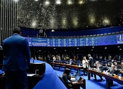 Senado aprova 'MP do Frete' após pressão de caminhoneiros; texto segue para sanção de Lula