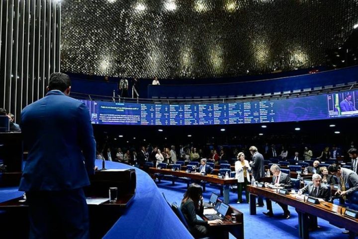 Senado aprova ‘MP do Frete’ após pressão de caminhoneiros; texto segue para sanção de Lula