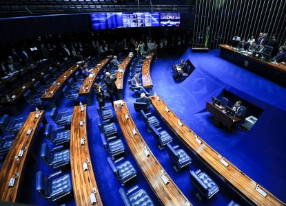 Senado aprova projeto que inclui educação financeira no currículo escolar