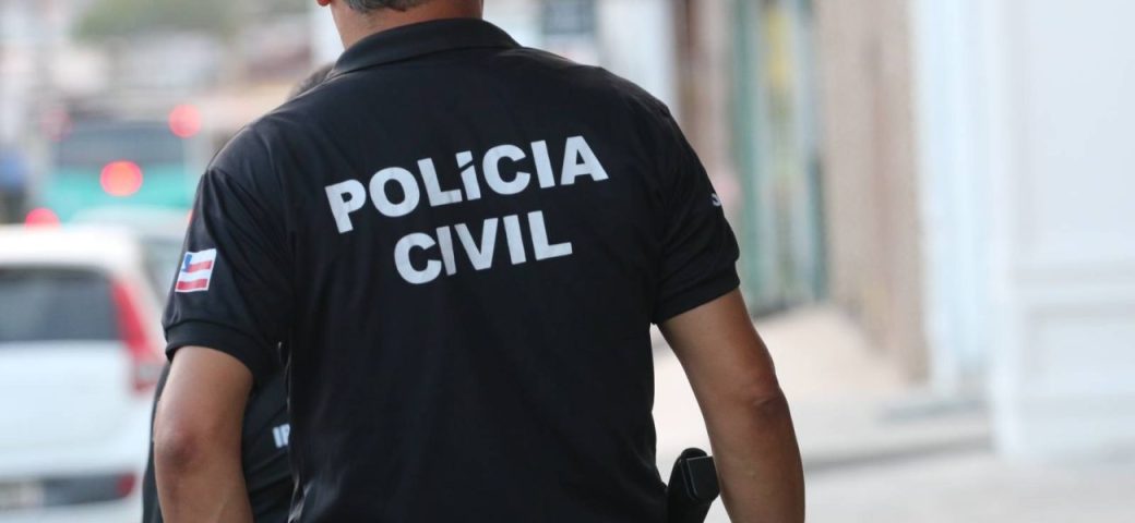 Polícia Civil realiza operação contra suspeita de golpes em empréstimos consignados para idosos em Feira de Santana
