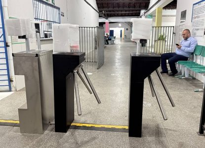 Escolas da rede municipal de Feira de Santana passarão a contar com sistema de controle de acesso e frequência