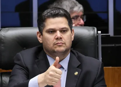 Presidente do Senado Davi Alcolumbre destrava PEC do fim da 6x1 após conversas com Lula