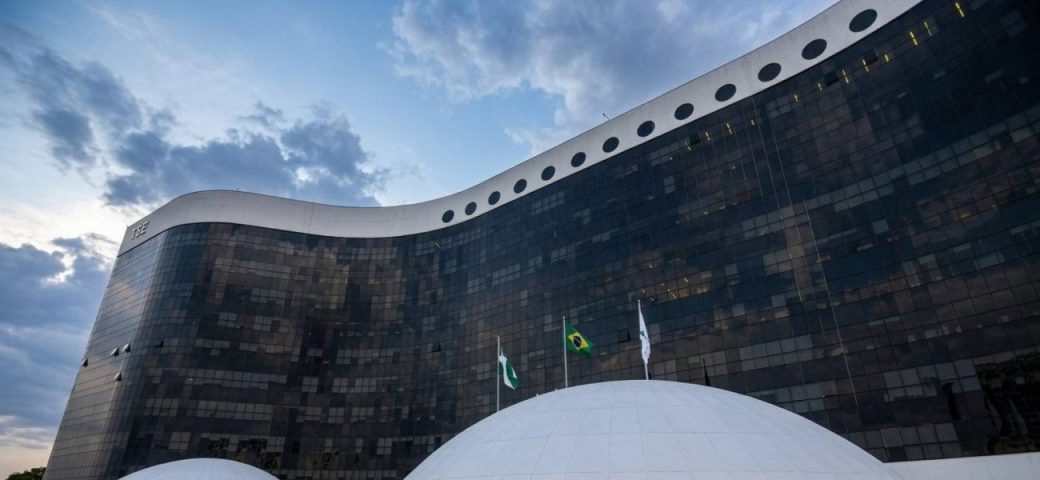 Tribunal Superior Eleitoral cria órgão para monitorar fake news e uso indevido de IA nas eleições
