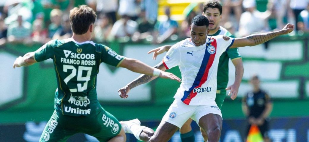 Bahia fica na frente por três vezes, mas cede o empate para a Chapecoense