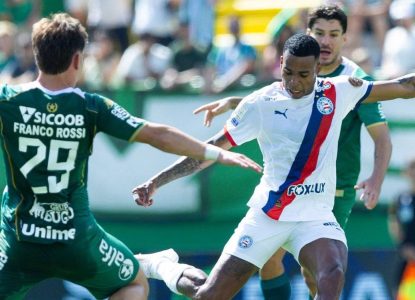 Bahia fica na frente por três vezes, mas cede o empate para a Chapecoense