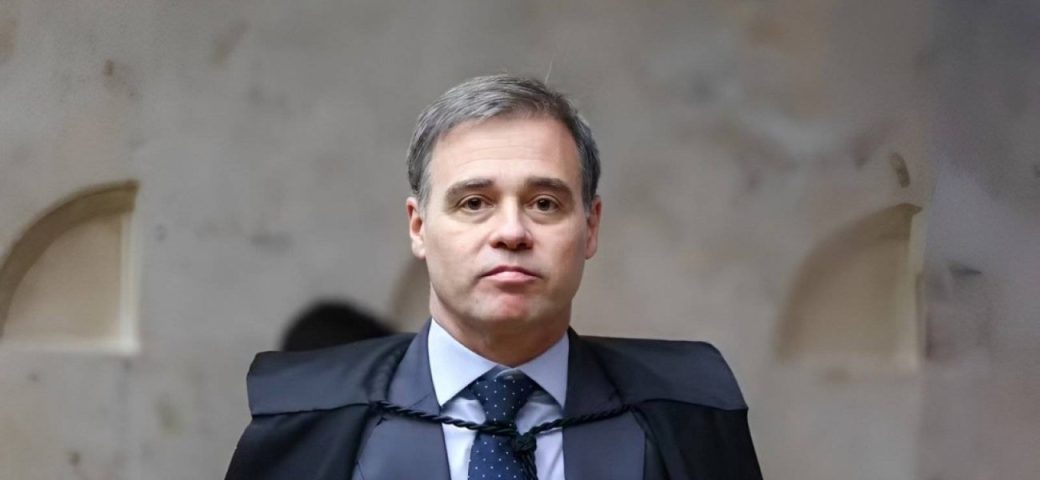 Produtora de “Dark Horse” pede a André Mendonça suspensão de investigação em São Paulo