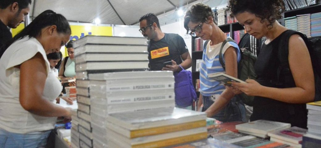 Estudantes da rede e professores da rede municipal terão direito a vale-livro para FLIFS 2026