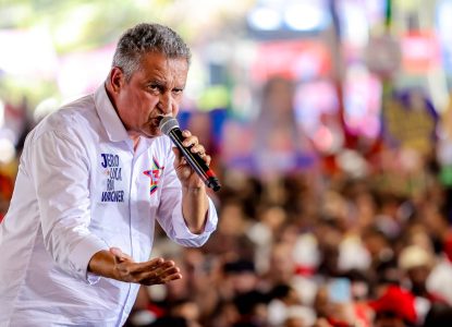 “Em uma eleição é negro e na outra é branco