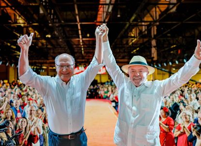 Lula oficializa candidatura à reeleição e disputa quarto mandato à Presidência