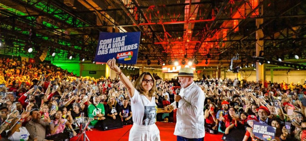 “Cara que bate em mulher não precisa votar em mim”, diz Lula em convenção do PT