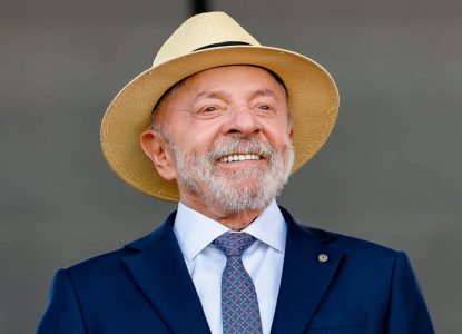 Atlas/Intel: Lula lidera 1º turno com 43,4% dos votos e vence adversários em cenários de 2º turno